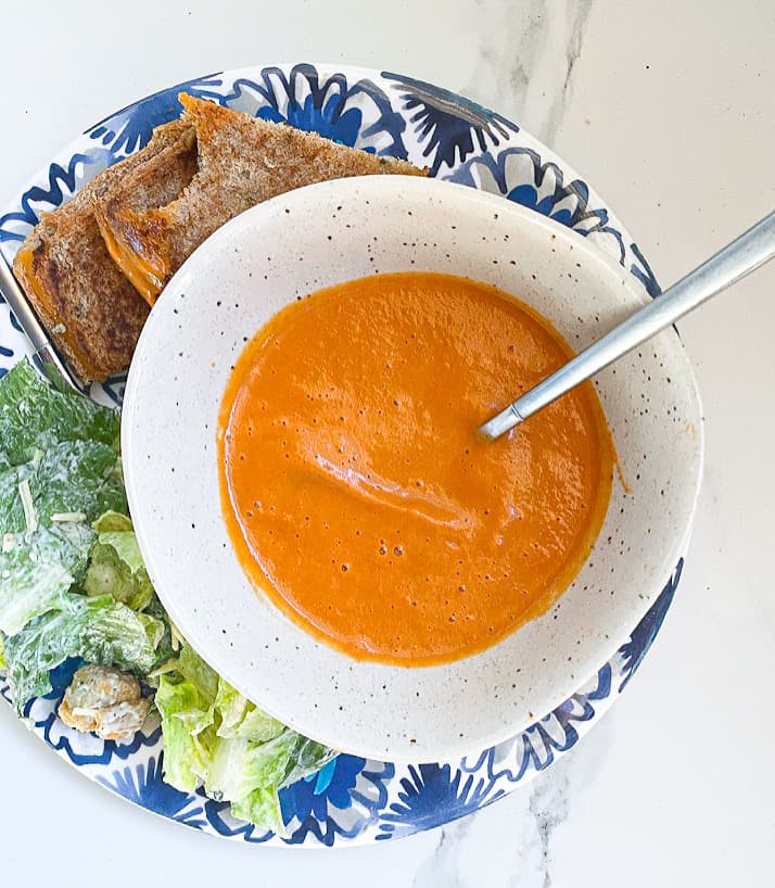 6-Ingredient Creamy Tomato Basil Soup